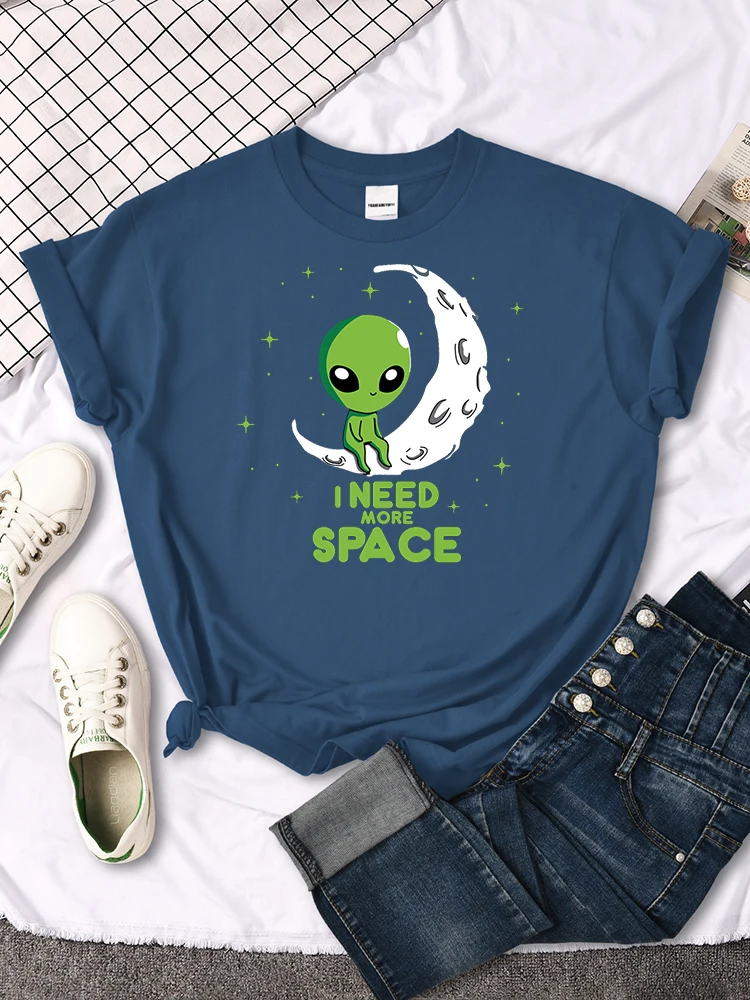 I Need More Space Green Alien Female T Shirts Cartoons Oversize Top Fashion Tshirt Leisure Fit Tee Summer Casual Women T-shirt