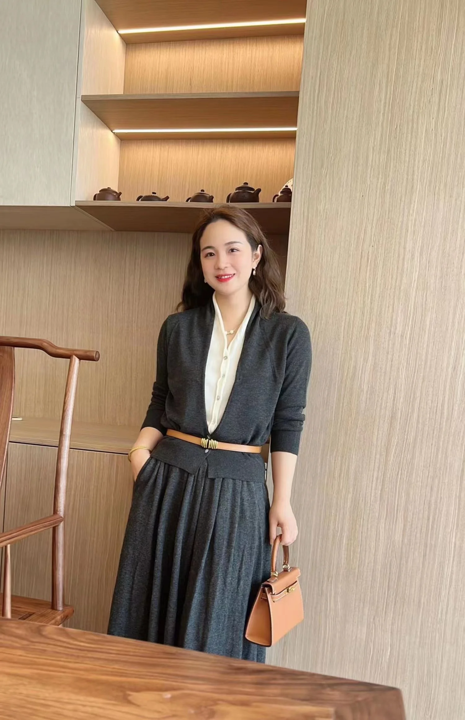 Spring Autumn New Fashion Women Sweater Casual Knit V-Neck Pure Wool Cardigan Warm Soft Slim Coat Two fake Pieces Belt Tops