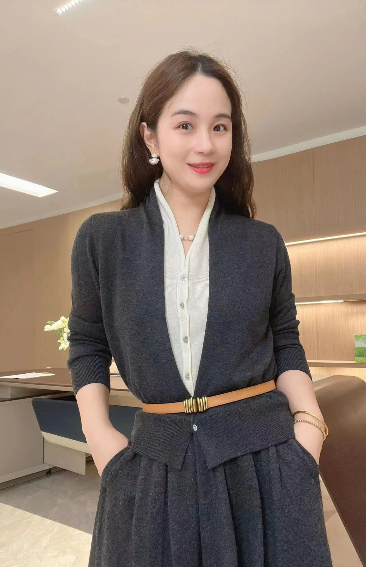 Spring Autumn New Fashion Women Sweater Casual Knit V-Neck Pure Wool Cardigan Warm Soft Slim Coat Two fake Pieces Belt Tops