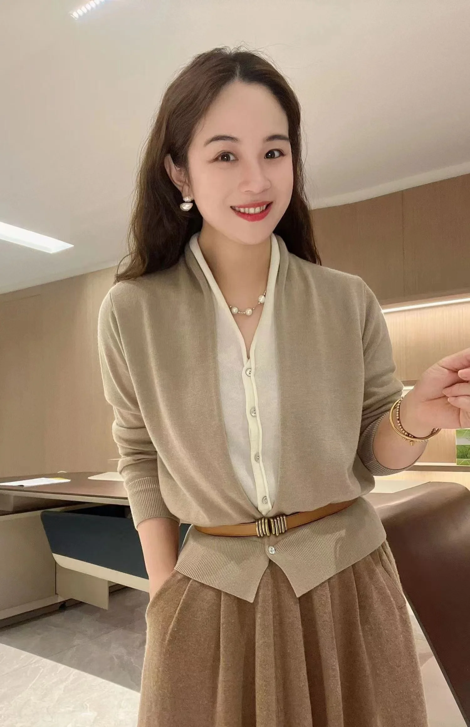 Spring Autumn New Fashion Women Sweater Casual Knit V-Neck Pure Wool Cardigan Warm Soft Slim Coat Two fake Pieces Belt Tops