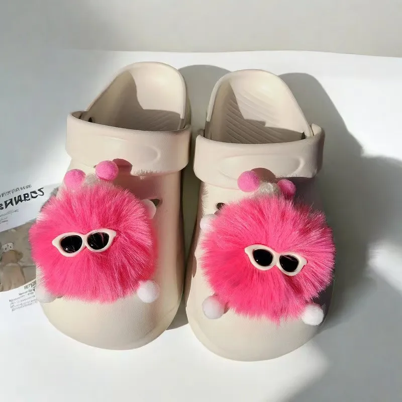 Hot Selling Plush Ball Hole Shoes Charms for Furry Ball Cute Shoe Charms Designer Lovely Removable Shoes Accessories All-match