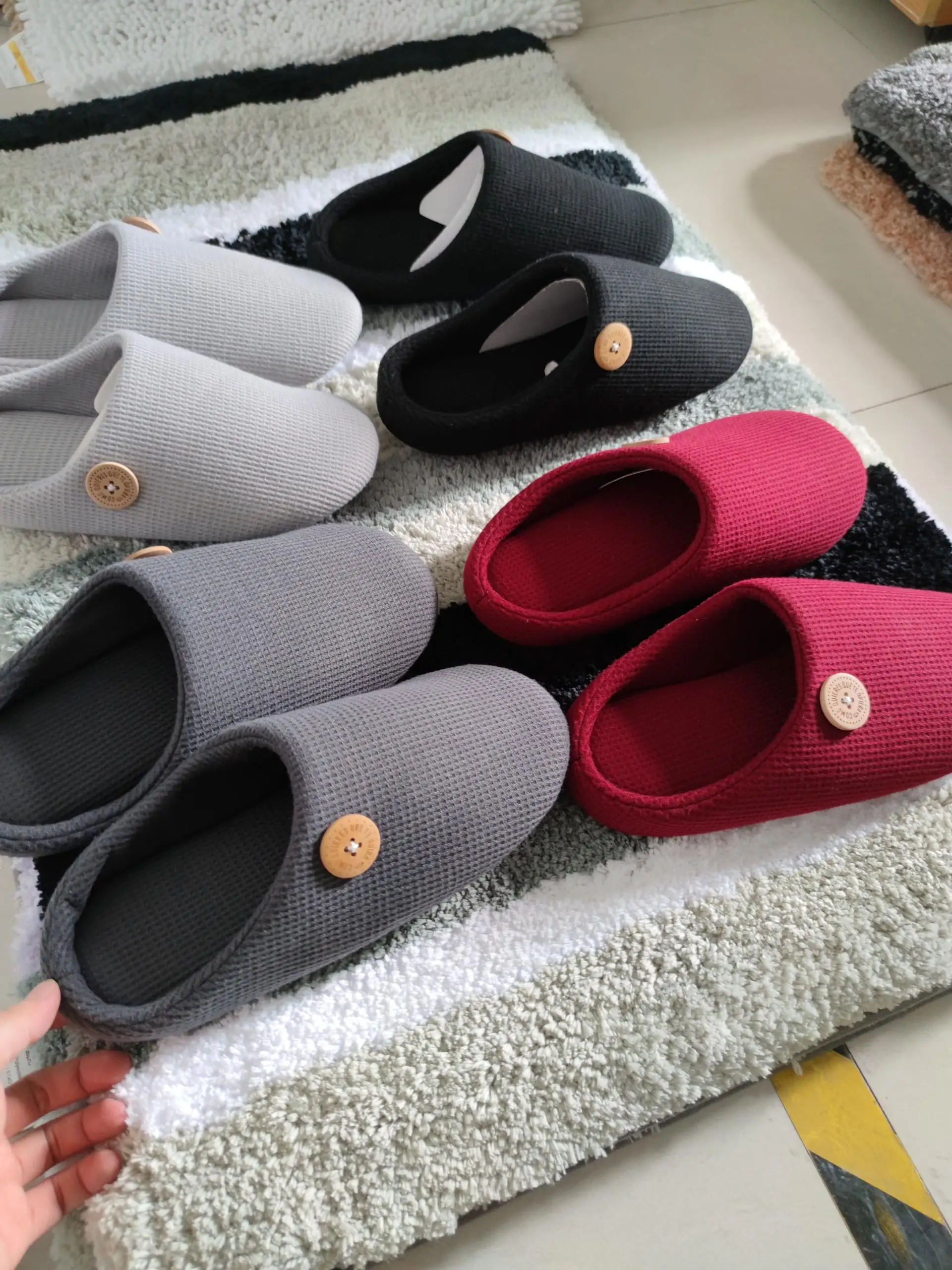 Litfun Winter House Slippers For Men Anti-Slip Fluffy Warm Slippers Women Memory Foam Cotton Slippers With Durable Rubber Sole