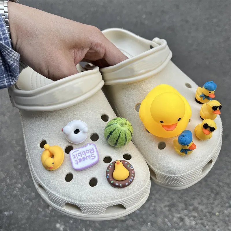 Whole Set Hot Sale DIY Shoes Charms for Little Yellow Duck Hole Shoe Charms Designer Quality Garden Shoe Decoration Girl Gift