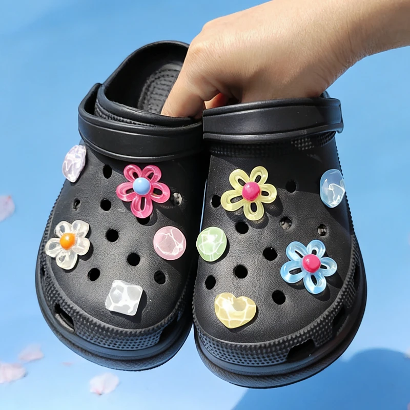Hot Sales 9pcs 5 Petal Flower Hole Shoe Charms Designer DIY Shiny Bling Shoes Decoration for Clogs Kids Boys Women Girls Gifts