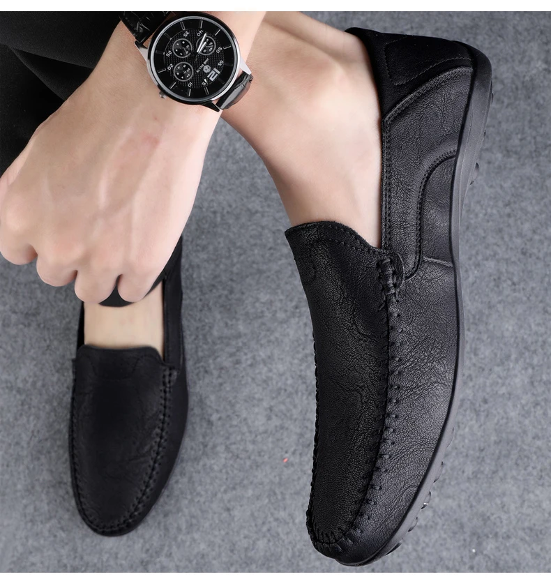 Luxury Leather Men Shoes Casual 2026 Italian Soft Men Loafers Handmade Moccasins Breathable Slip on Boat Shoes Zapatos Hombre