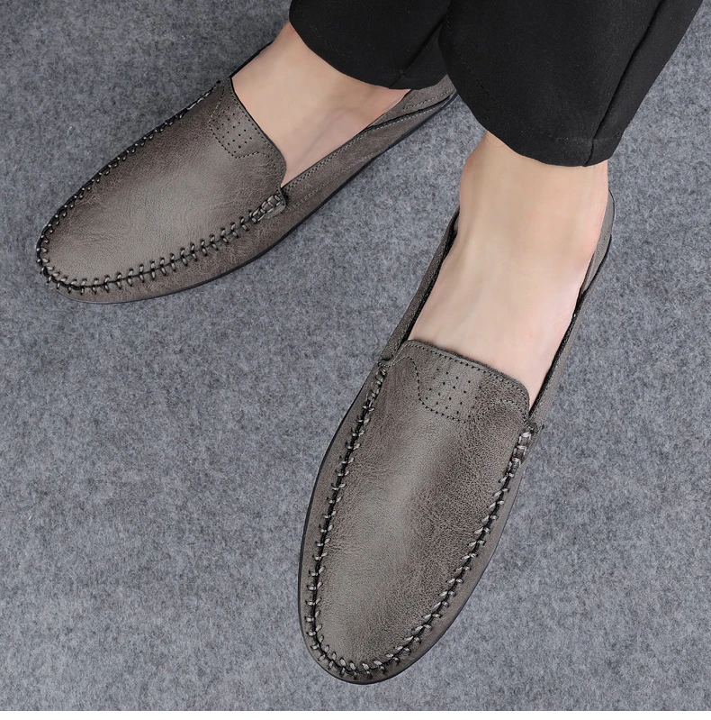 Luxury Leather Men Shoes Casual 2026 Italian Soft Men Loafers Handmade Moccasins Breathable Slip on Boat Shoes Zapatos Hombre