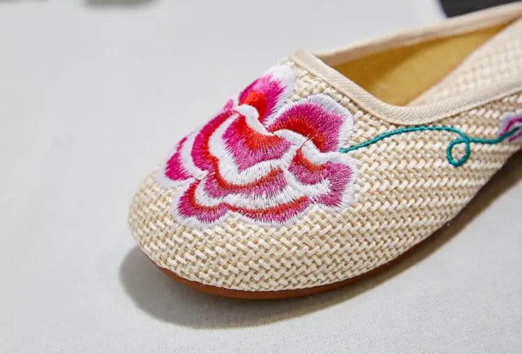 Special Offer Women's Summer Canvas Slipper Floral Embroider Breathable Casual Slides Flat Heel Walking Shoe Standard Size