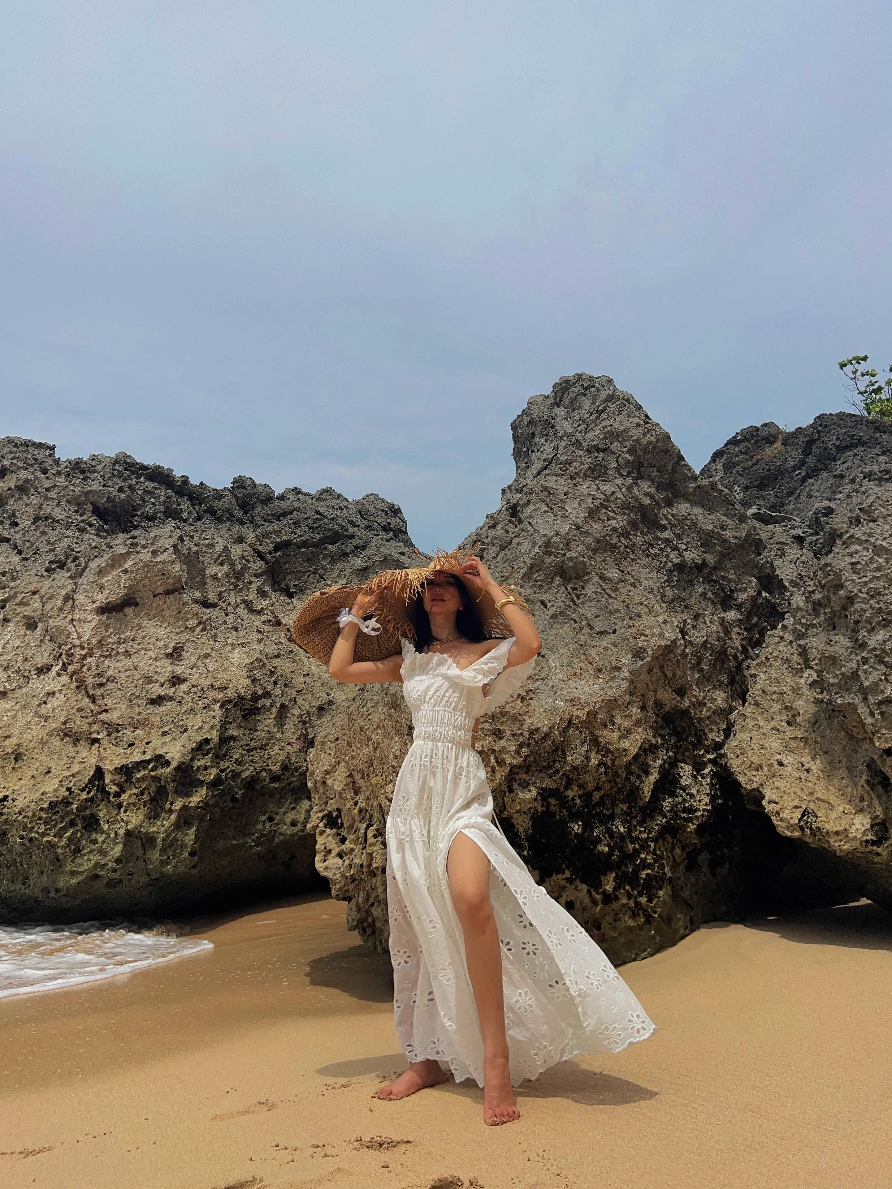 White Embroidered Hollow Out Dress For Women'S Summer Strapless Square Neck With A Unique Open Back Design, Slim Fit Long Skirt