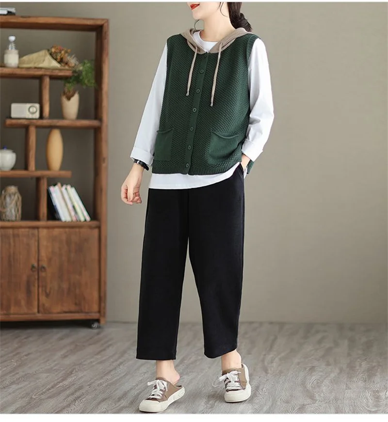 2026 New Hooded Knitted Vest Coat Women's Spring Autumn Sweater Sleeveless Jacket Design Sense Fashion Waistcoat Tide Female Top