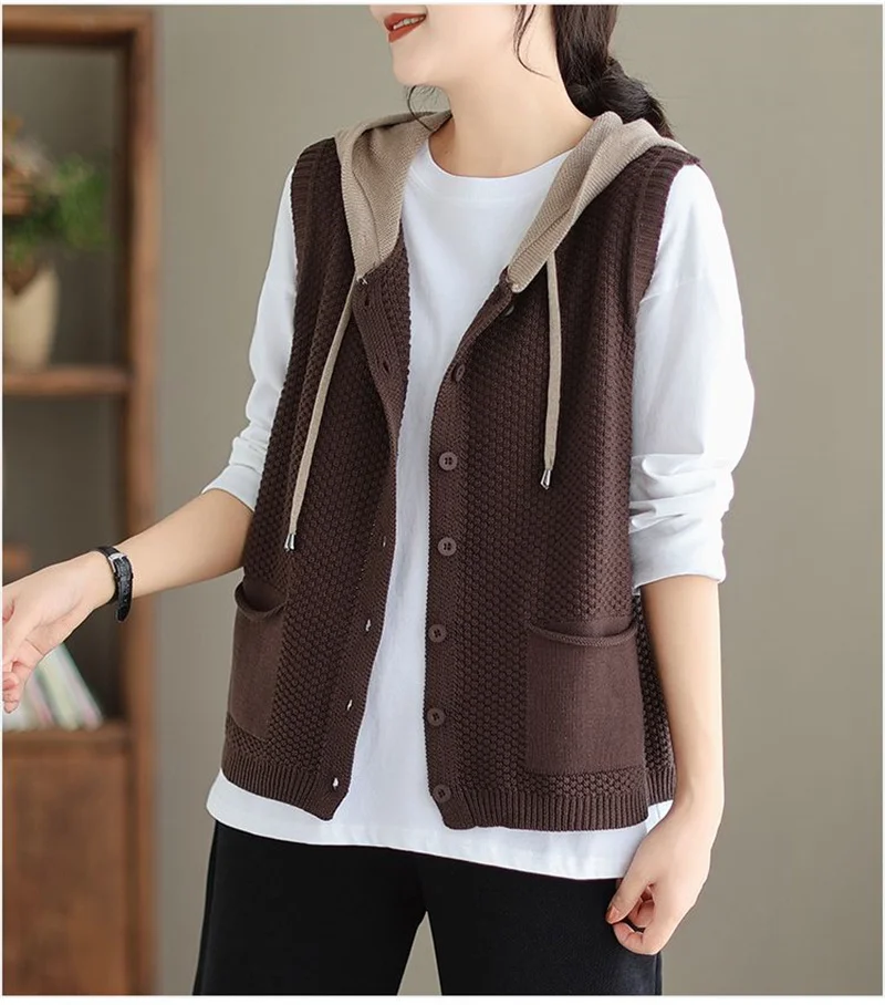 2026 New Hooded Knitted Vest Coat Women's Spring Autumn Sweater Sleeveless Jacket Design Sense Fashion Waistcoat Tide Female Top