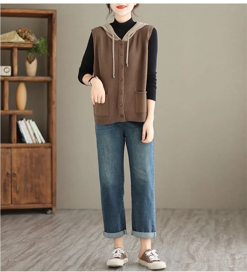 2026 New Hooded Knitted Vest Coat Women's Spring Autumn Sweater Sleeveless Jacket Design Sense Fashion Waistcoat Tide Female Top