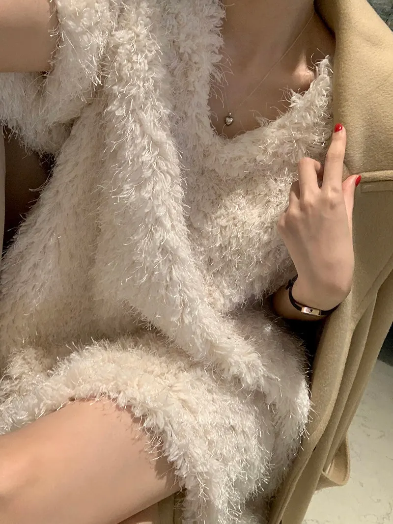 Clothland Women Elegant White Black Fur Dress V Neck Short Sleeve A Line Party Event Club Mini Dresses Vestido QD305