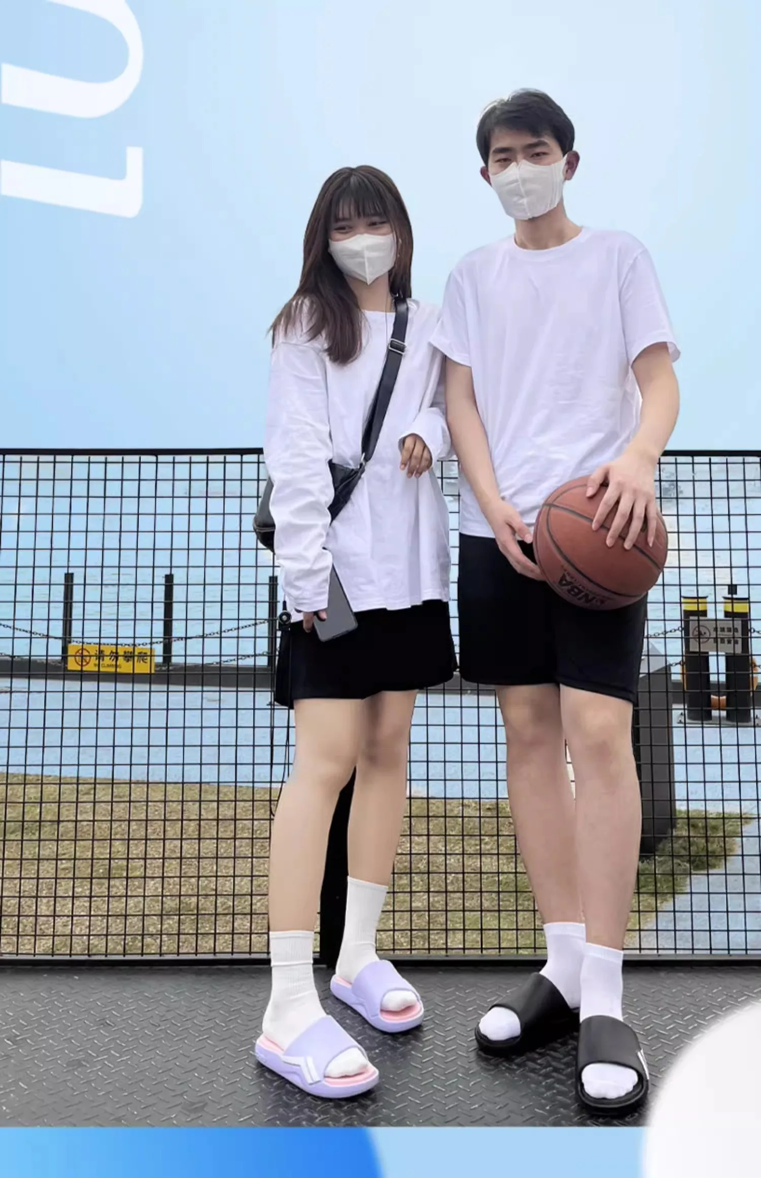Luofu Men's and Women's Couple New Sports Slippers Summer Indoor and Outdoor Thick Sole Basketball Anti slip Beach Sandals