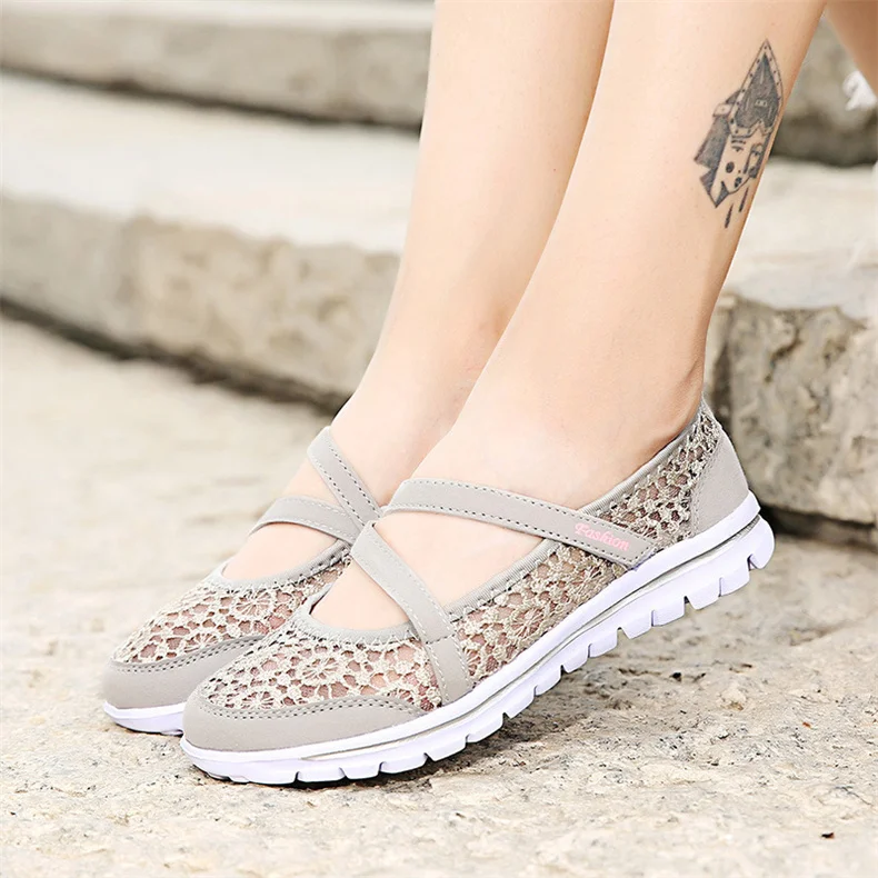 Woman Mesh Flats 2023 Women Fashion Breathable Vulcanized Women's Light Ladies Sneakers Female Walking Shoes Plus Size 42