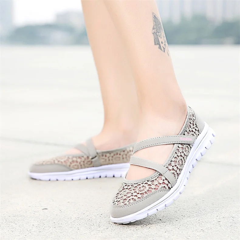 Woman Mesh Flats 2023 Women Fashion Breathable Vulcanized Women's Light Ladies Sneakers Female Walking Shoes Plus Size 42