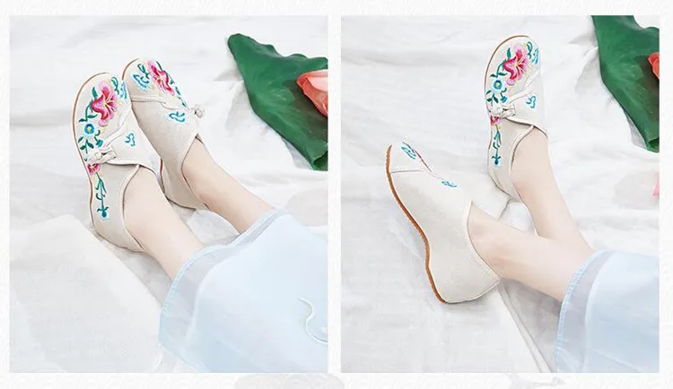 Floral Embroidered Shoes for Women Vintage Casual Loafers Canvas Dance Performance Shoe Ethnic Pumps Ladies Slingbacks Sandals