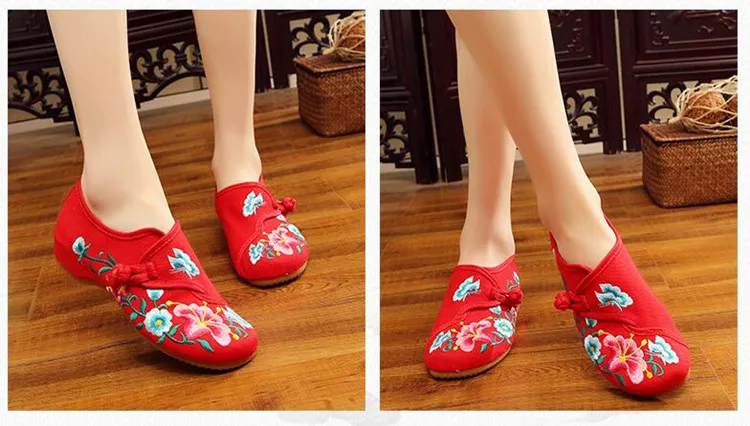 Floral Embroidered Shoes for Women Vintage Casual Loafers Canvas Dance Performance Shoe Ethnic Pumps Ladies Slingbacks Sandals
