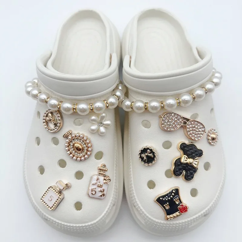 Whole Set Hot Sale DIY Hole Shoes Charms Cute Black Bear Glasses Accessories Designer Quality Garden Shoe Decoration Girl Gift