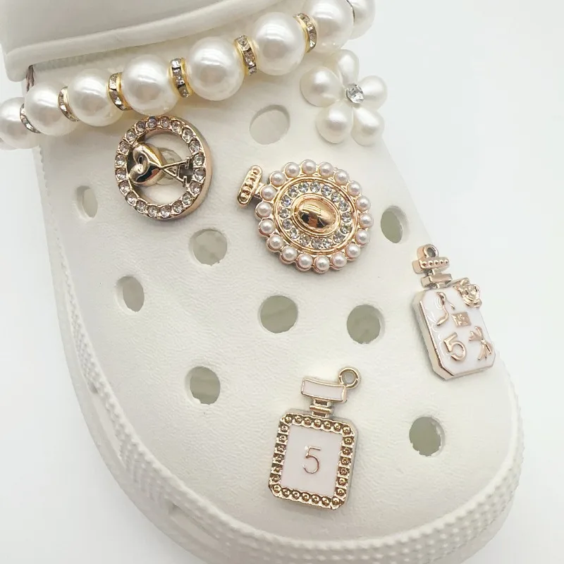 Whole Set Hot Sale DIY Hole Shoes Charms Cute Black Bear Glasses Accessories Designer Quality Garden Shoe Decoration Girl Gift