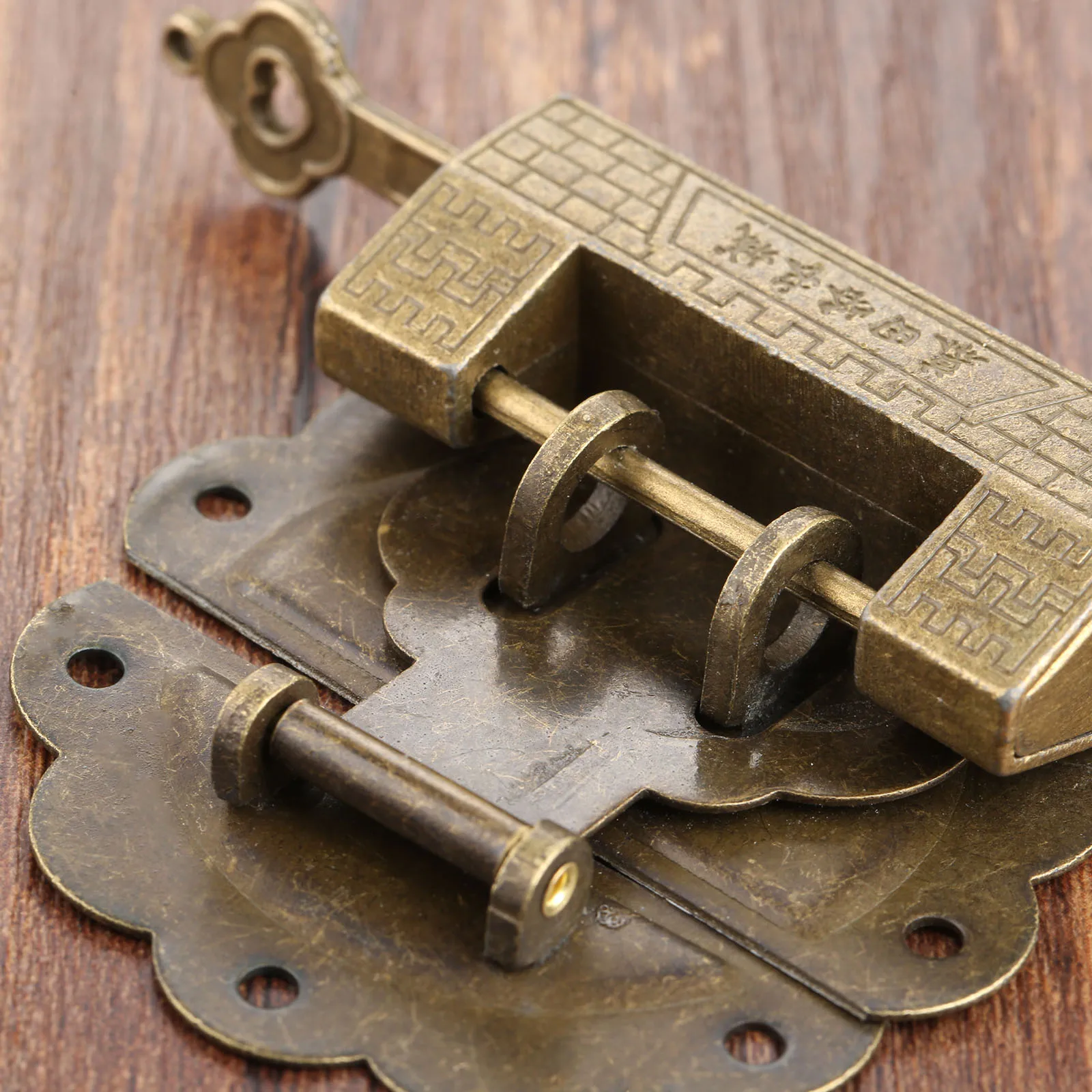 Furniture Chinese Old Box Latch Hasp Buckle Clasp and Antique Bronze Lock/Padlock for Cabinet Jewelry Wooden Box Hardware