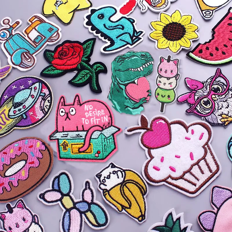 Cute Animals Dinosaur Patch Iron On Embroidered For Clothing Cartoon Anime Patches For Kid Clothes Appliques Stickers T-shirt