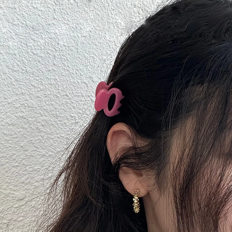 Woman Mini Exquisite Version Gold Label Acetate Small Elliptical hollow out Hair Claws Side Clips Girls Cute Hair Accessories