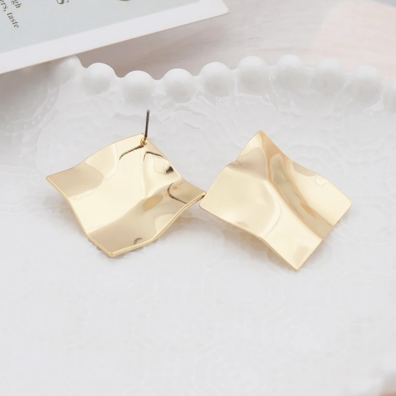 New European Exaggerated Women's Metal Hanging Earrings Multi-layers Alloy Pendants Twisted Unusual Earrings Fashion Cool Stuff