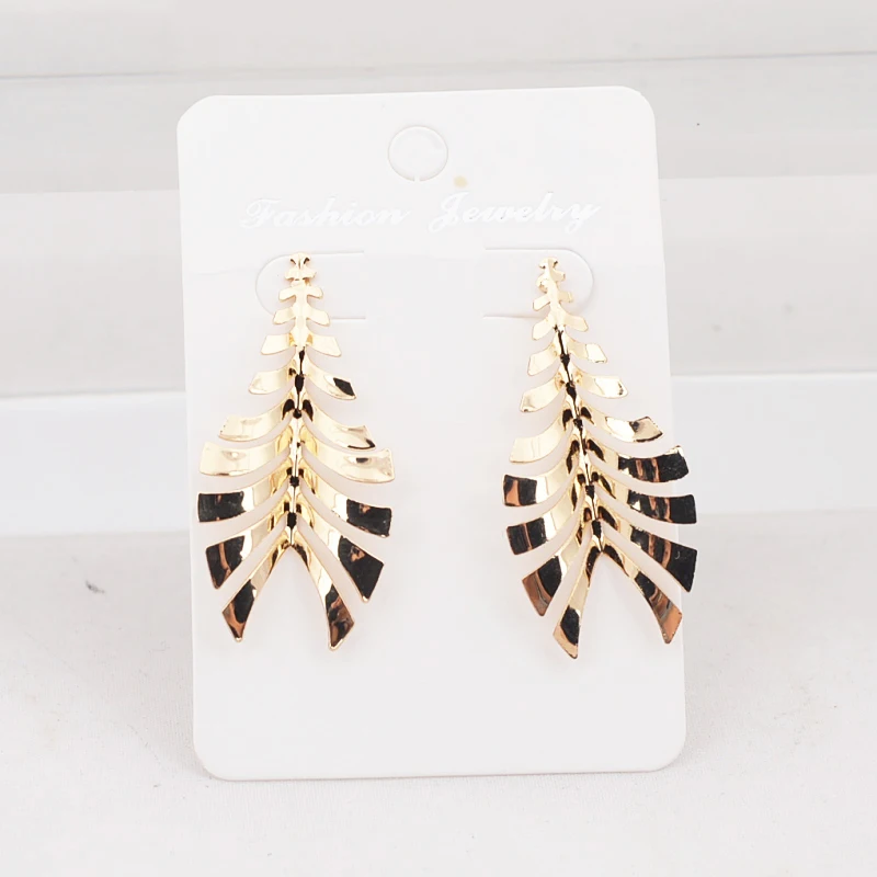 New European Exaggerated Women's Metal Hanging Earrings Multi-layers Alloy Pendants Twisted Unusual Earrings Fashion Cool Stuff