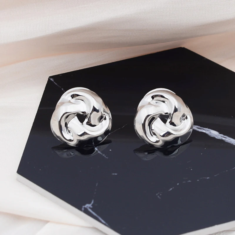 New European Exaggerated Women's Metal Hanging Earrings Multi-layers Alloy Pendants Twisted Unusual Earrings Fashion Cool Stuff