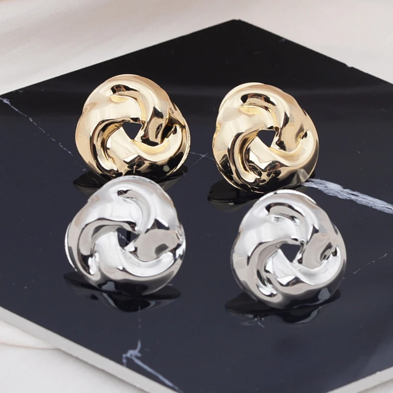 New European Exaggerated Women's Metal Hanging Earrings Multi-layers Alloy Pendants Twisted Unusual Earrings Fashion Cool Stuff