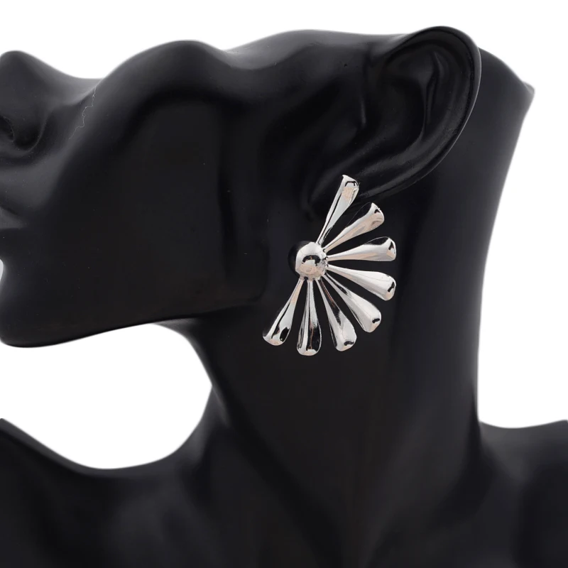 New European Exaggerated Women's Metal Hanging Earrings Multi-layers Alloy Pendants Twisted Unusual Earrings Fashion Cool Stuff