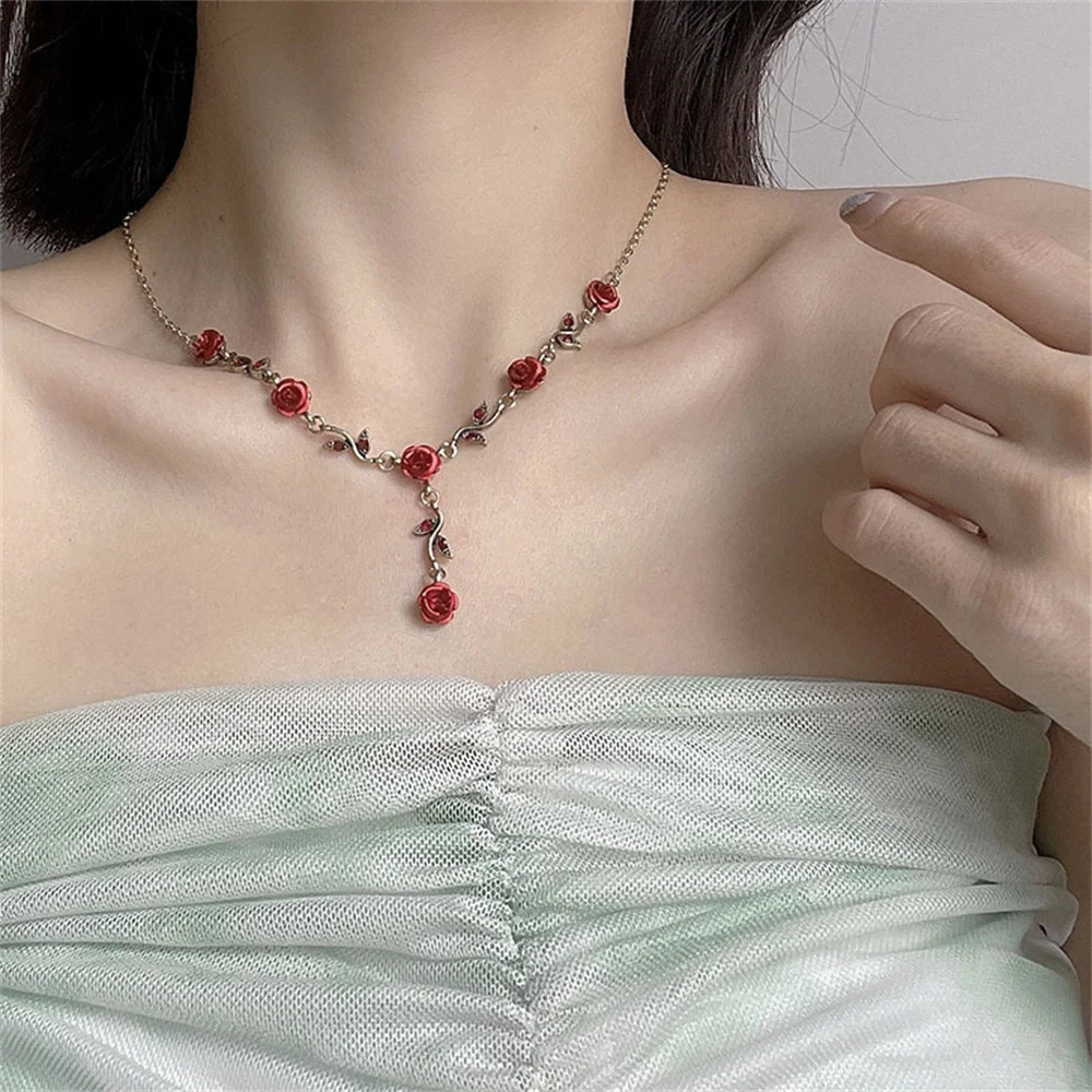 French Retro Bronze Color Y2K Necklace Gothic Red Rose Clavicle Chain Choker Acrylic Flower Pendant Elegant Jewelry Wholesale