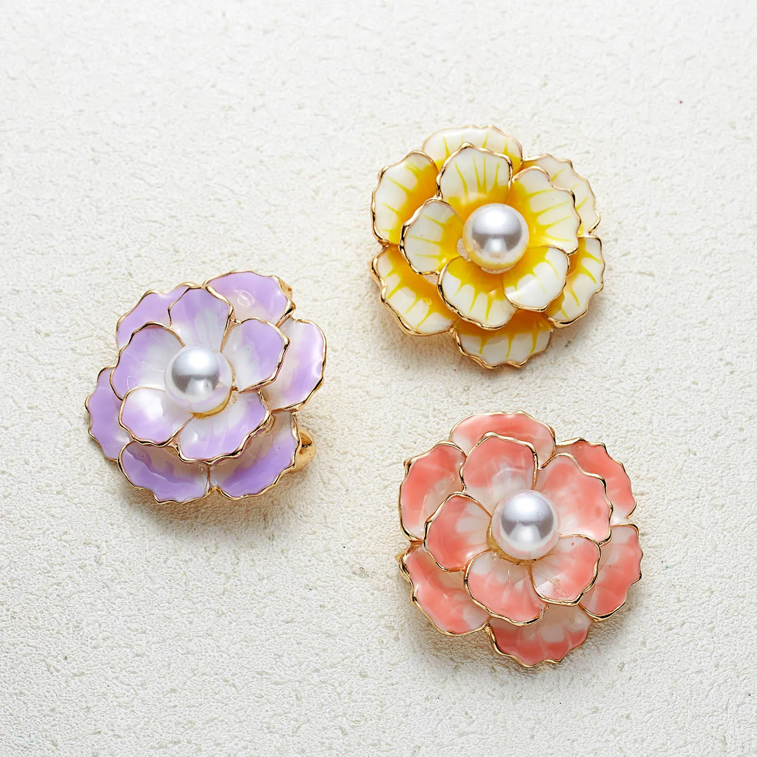 Trendy New Camellia Women Brooch Elegant Flower Pearl Pins Fashion Female Party Coat Dress Scarf Accessories Jewelry Gift