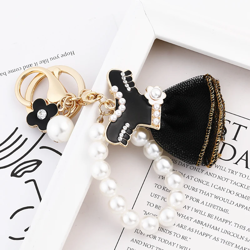 Trendy Black Pearl Keychain for Women Skirt Design Key Holder Jewelry Bag Accessory Fashionable Gift