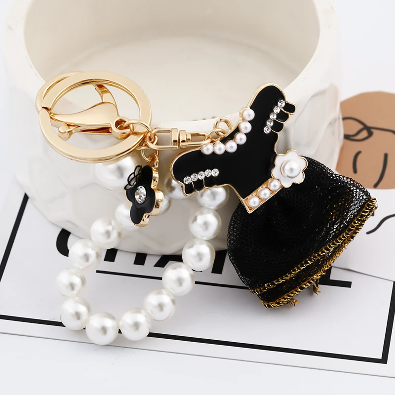 Trendy Black Pearl Keychain for Women Skirt Design Key Holder Jewelry Bag Accessory Fashionable Gift