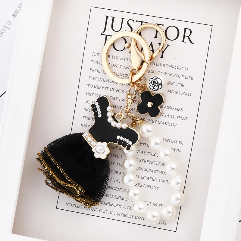 Trendy Black Pearl Keychain for Women Skirt Design Key Holder Jewelry Bag Accessory Fashionable Gift