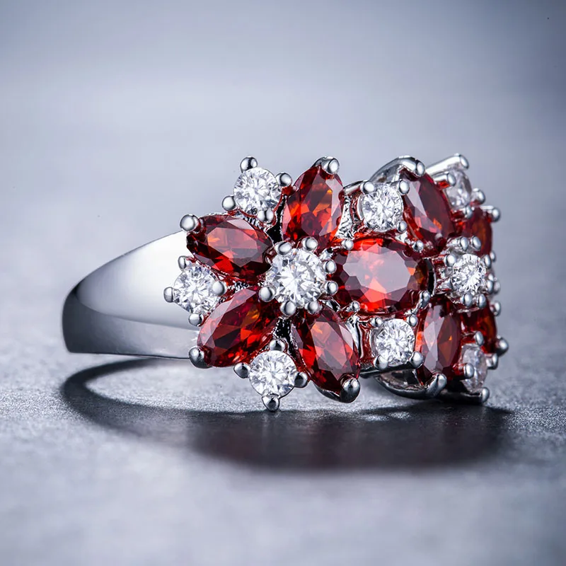 Huitan Hot Sale Cocktail Party Ring Flower Cubic Zirconia Valentine's Day Gift Fashion Jewelry Luxury Rings for Women & Lover
