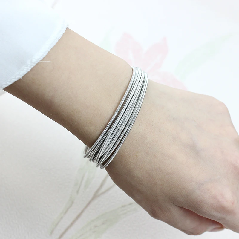 New Fashion Jewelry Women's Gift Carbon Steel Material Diameter 1.7mm Spring Screw Head Can Open Elastic Color Spring Bracelet
