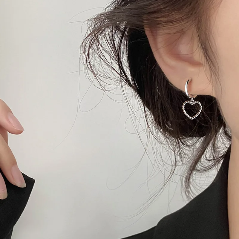 Fashion Asymmetric Love Heart Earrings Silver Color Elegant Sweet Drop Earring For Women Girls Party Wedding Jewelry Accessories