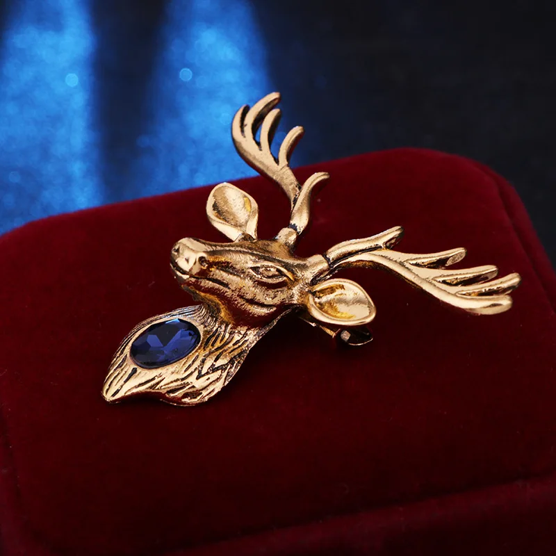 New Retro Metal Elk Brooch Pin Animal Crystal Corsage Suit Coat Lapel Pins Christmas Gifts for Men Jewelry Accessories