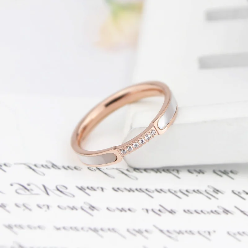 Exquisite Shells And Inlaid 6 Small Zircon Ring Stainless Steel High Quality Jewelry Gold Color Women Brand Love Ring Wholesale
