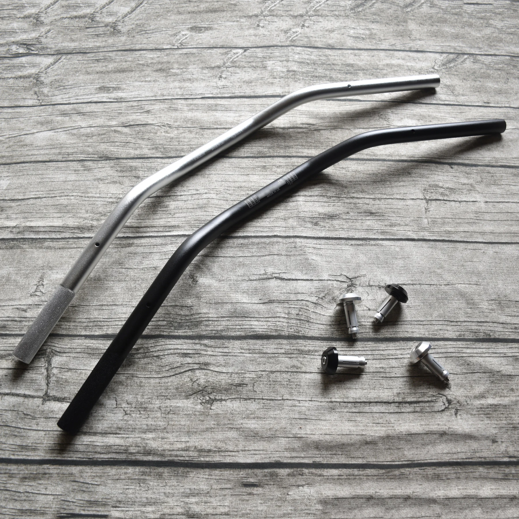Motorcycle Handlebar 22mm 7/8'' CNC Aluminum Alloy Sand Anodizing Handle Bars 735mm for Cafe Racer MT07 MT09 Z800 Z900 Ninja 400