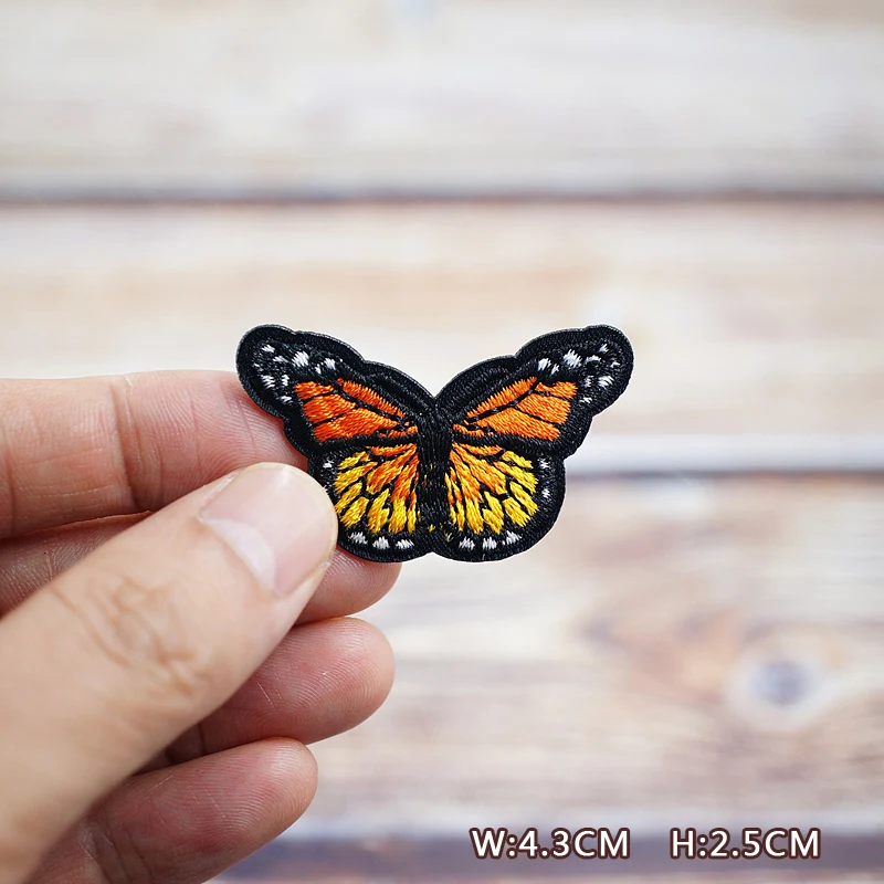 Color Butterfly Purple Pink Yellow DIY Patches Embroidery For T-Shirt Iron On Appliques Clothes Jeans Stickers Badges Parche