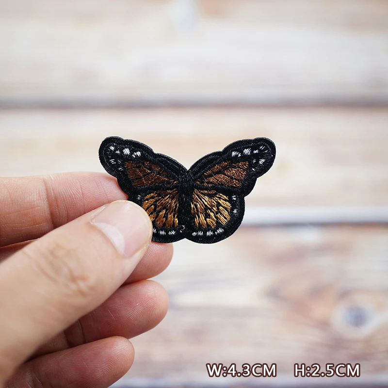 Color Butterfly Purple Pink Yellow DIY Patches Embroidery For T-Shirt Iron On Appliques Clothes Jeans Stickers Badges Parche