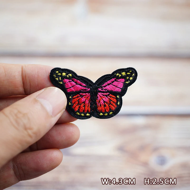 Color Butterfly Purple Pink Yellow DIY Patches Embroidery For T-Shirt Iron On Appliques Clothes Jeans Stickers Badges Parche