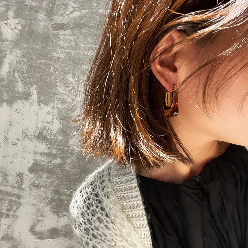 2021 New Trendy Transparent Resin Hoop Earrings for Women Girls Geometric Irregular Metal Acrylic Earrings Party Jewelry