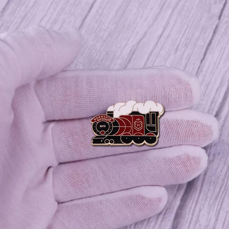 Wizarding World Magical Express Train Brooch Badge Witchcraft Wizardry Literature Bookworm Gift