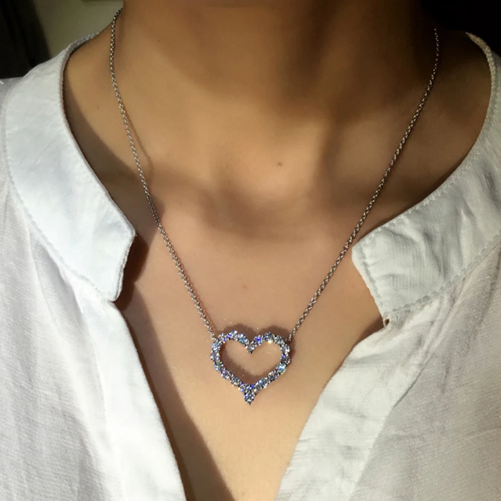 Huitan Delicate Hollow Heart Pendant Necklace Shiny Round Zircon Bridal Marriage Jewelry Versatile Statement Necklaces for Women