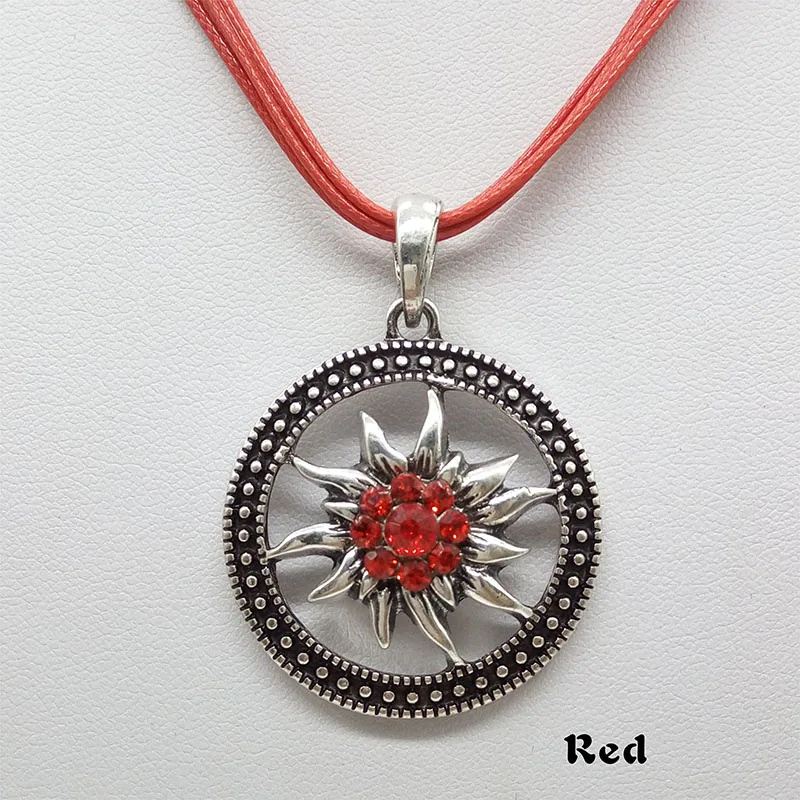 Fashion Round Vintage Sculptured Edelweiss Necklace for Women Pendant Traditional Rhinestone Rope Chain Choker Jewelry Wholesale