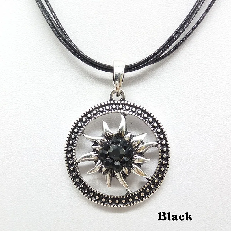 Fashion Round Vintage Sculptured Edelweiss Necklace for Women Pendant Traditional Rhinestone Rope Chain Choker Jewelry Wholesale